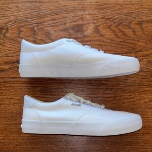 White Canvas Women’s  Sneakers 👟
